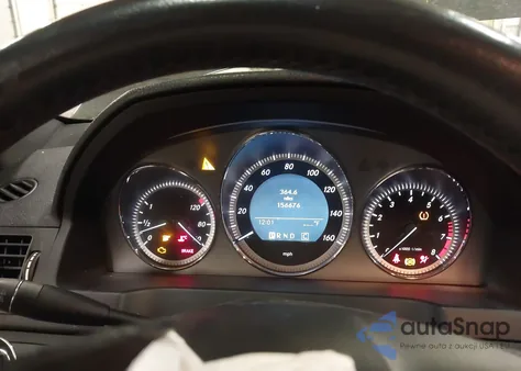 2009 Mercedes-Benz C 300 Luxury/Sport z USA, uszkodzony, nr VIN WDDGF54X99R064179